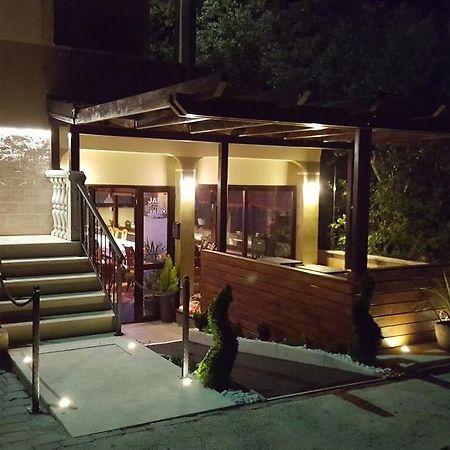 Villa Cezar Kaštel Lukšić エクステリア 写真