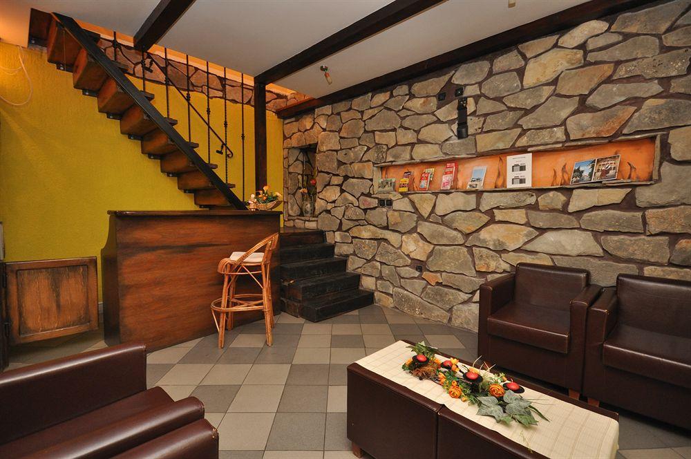 Villa Cezar Kaštel Lukšić エクステリア 写真