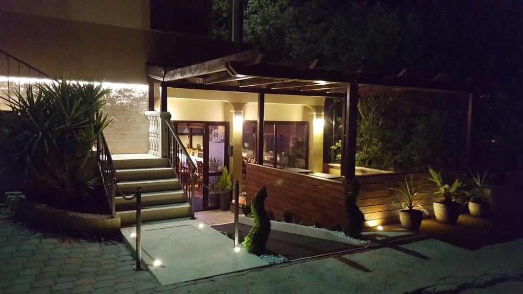 Villa Cezar Kaštel Lukšić エクステリア 写真