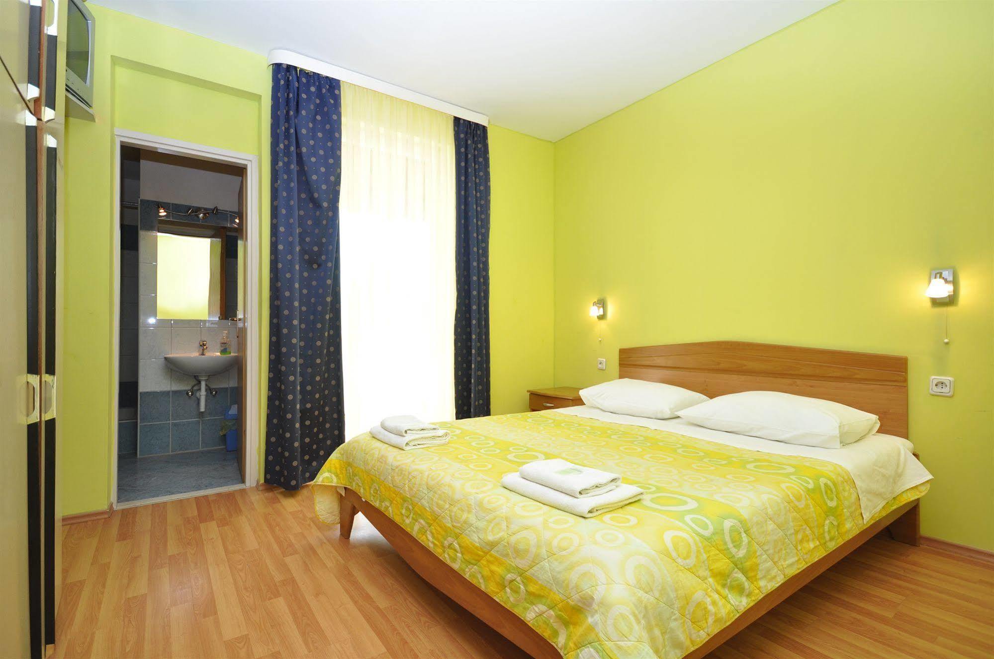 Villa Cezar Kaštel Lukšić エクステリア 写真